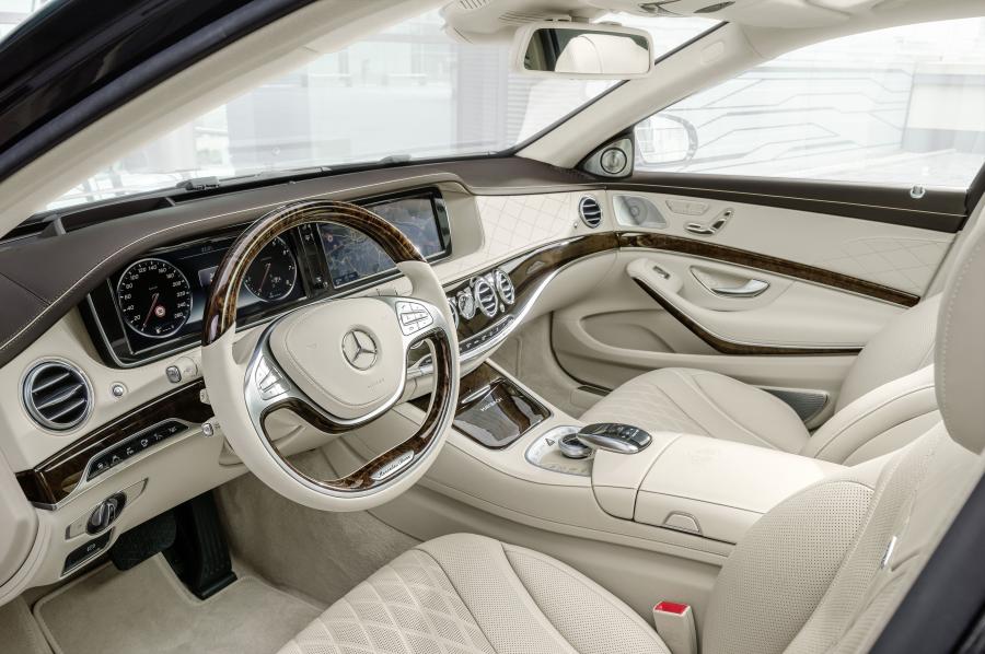 Интерьер Mercedes-Maybach S600 (X222) 2015 года  (WW) (фото 46 из 49)
